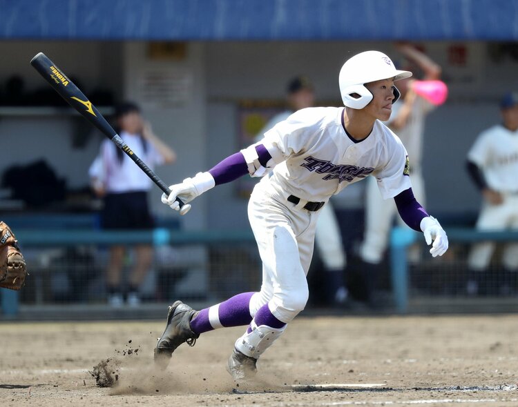 大学野球で異例の「3番・ピッチャー」…日体大に現れた期待の左腕、打者