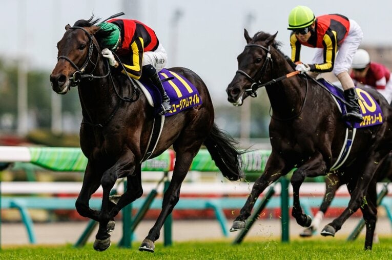 名手ジョアン・モレイラに導かれレースレコードで皐月賞を制したミュージアムマイル。断然人気のクロワデュノールは2着に敗れた ／ photograph by Kiichi Matsumoto