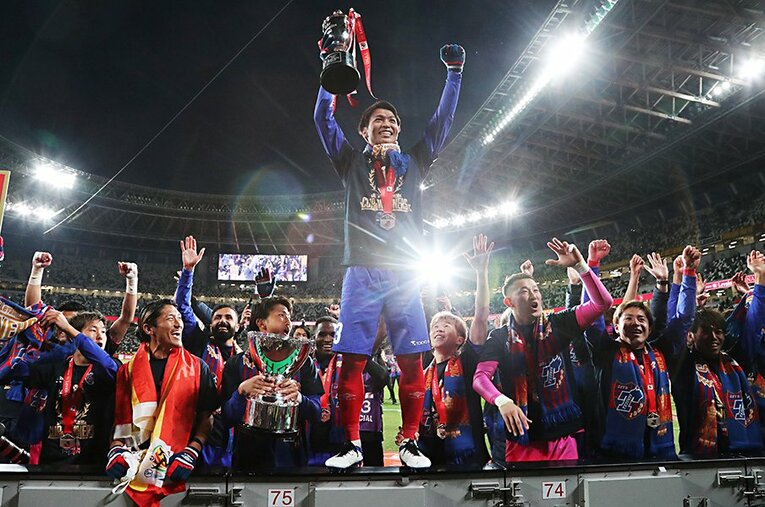 江坂任やオルンガら柏の強烈な個の力を、アンカーとして分断した森重真人。年越しでタイトルを得たFC東京を支える働きだった ／ photograph by JIJI PRESS