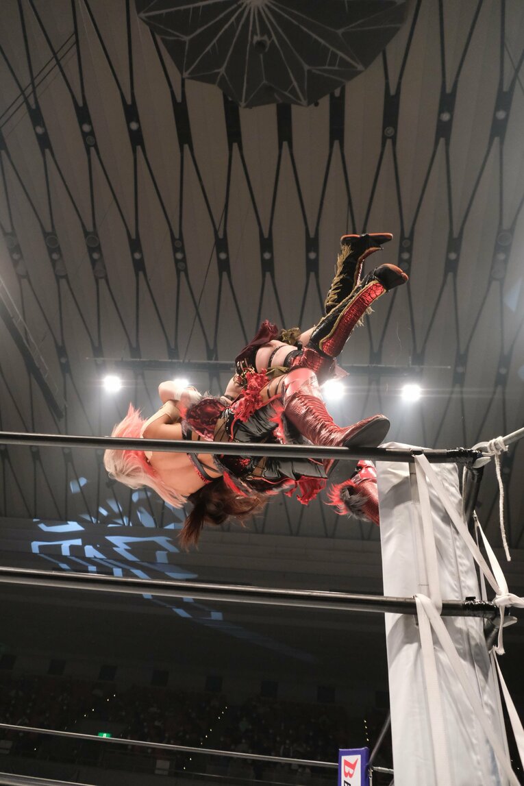 「ジュリアvs鈴季すず」はなぜ“最高に映える”タイトルマッチだったのか？ 試合直後の“姉妹”が明かしたそれぞれの「25分4秒」(32)