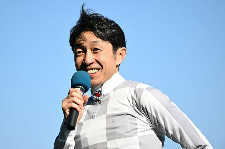 日本ダービー通算6勝目を飾った武豊 ／ photograph by Keiji Ishikawa