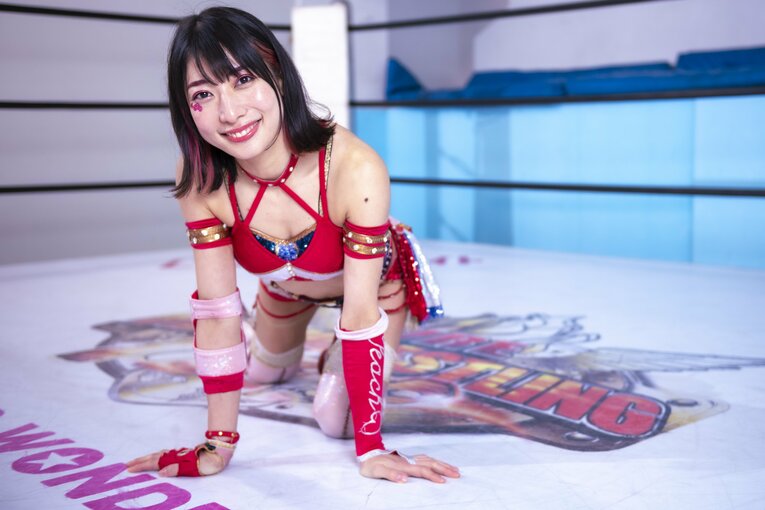 「芸能人に何ができる」批判も…大河出演女優・向後桃が辿り着いた“約束の地”「私はスターダムでプロレスがしたい」《特別グラビア》(17)