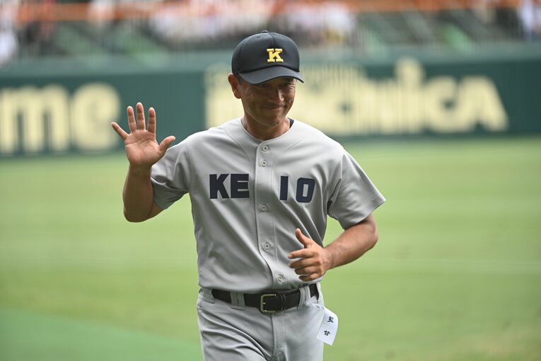 慶応を率いる森林貴彦監督。2012年から慶応野球部助監督を務め、15年に同校監督に就任した ©Naoya Sanuki