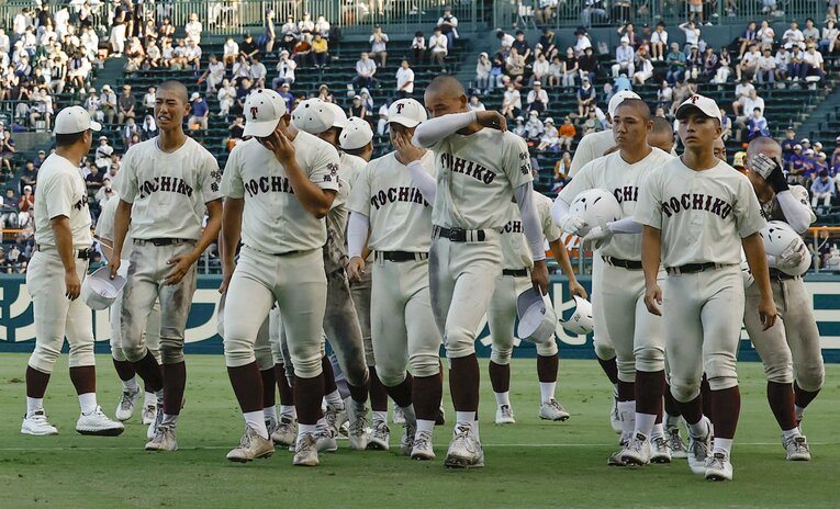 甲子園では初戦で神村学園を相手に平山の一発で先制したものの、逆転負けを喫した　©KYODO