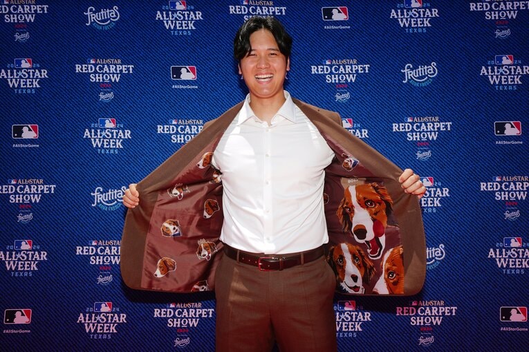 大谷が着用した“デコピンスーツ”　©Getty Images