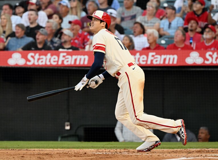 6月28日、ソロ本塁打を放つ大谷　©Getty Images
