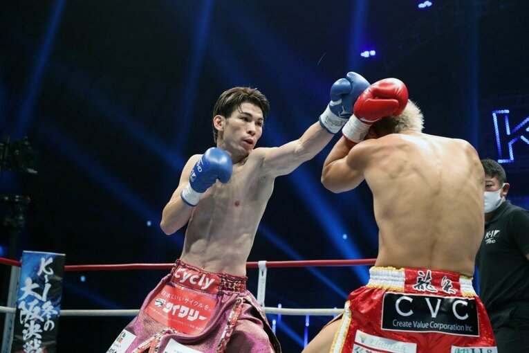 レオナ・ペタスvs大岩龍矢（準決勝）　©K-1