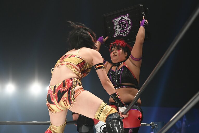 刀羅ナツコの凶器攻撃