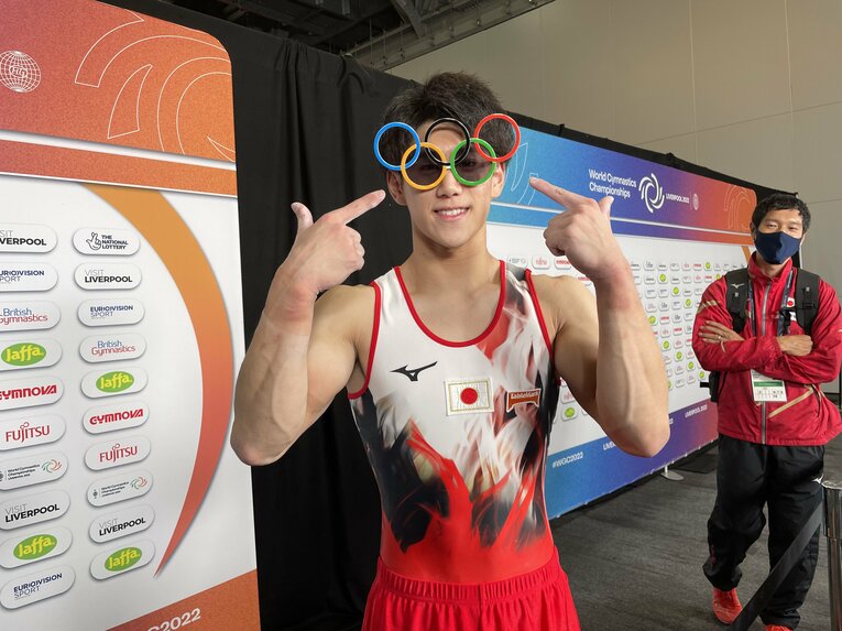 〈世界体操〉エース橋本大輝＋日本女子が強く美しい 「ラブリースマイル」の絶賛、当初補欠も「平均台の女神が…」平均年齢19歳の素顔(75)