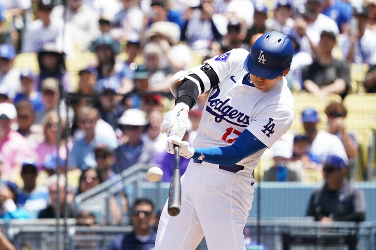 第1打席で先制の9号2ランの連続写真（3枚目／全10枚） ©︎Shizuka Minami