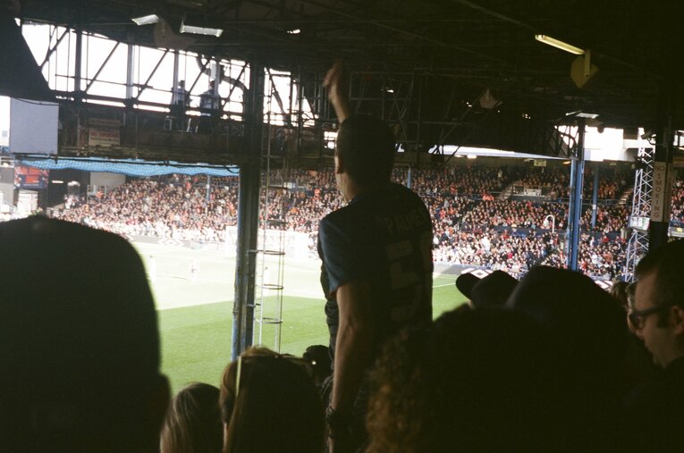 ルートンタウンの本拠地「ケニルワース・ロード」。住宅街の真っ只中に位置する　©︎Yudai Emmei