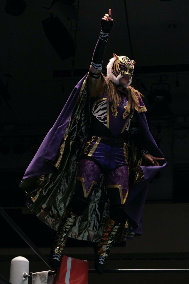 タイガー・クイーンを激怒させた“ヒール殺法”…乱入に凶器攻撃、待望のライバルは何でもありの“闇の軍団”？(20)