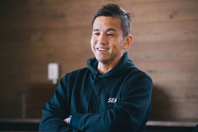 引退後はじめて、長きにわたるサッカー人生を語ってくれた稲本　©Asami Enomoto