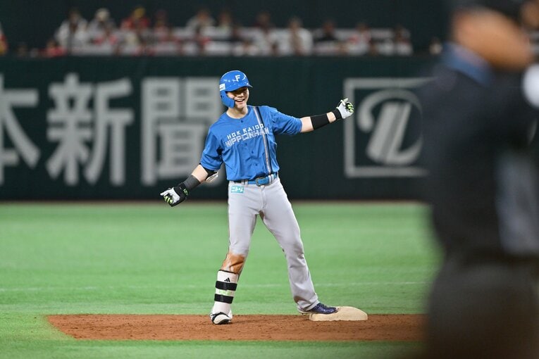 ［第5戦］タイムリーを放った清宮はいろんなポーズ　©Hideki Sugiyama