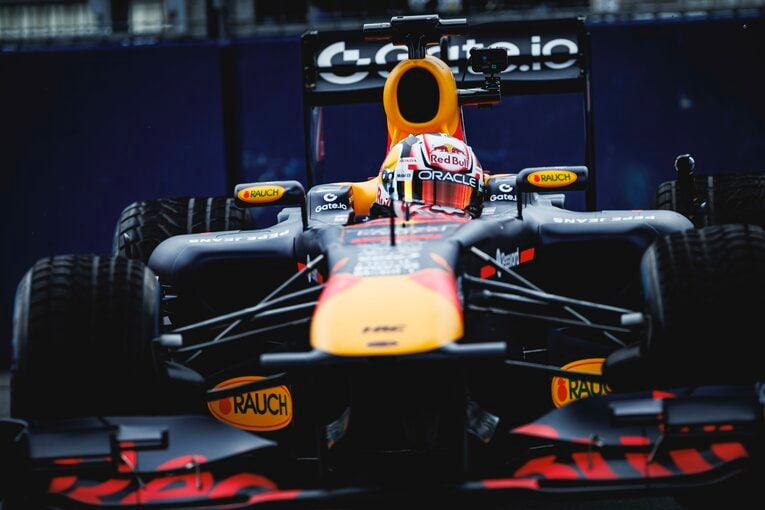 初めて駆った2011年のチャンピオンマシンにも即座に対応した角田　©Kiichi Matsumoto