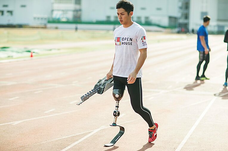 100走、走り幅跳び、そしてスノーボードでパラリンピックを目指す小須田潤太。目標はパイオニア山本篤を超えること。 ／ photograph by Kentaro Hisadomi