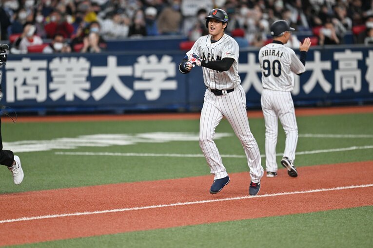 乾杯の音頭で「まずは阪神をボコボコにしましょう」と笑いを誘った大谷。翌日、まさか本当に2発もぶち込むとは… ©︎Naoya Sanuki