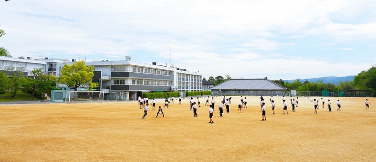 寺院が母体ということもあり、学内には特徴的な建物も!?／東大寺学園中高公式HPより