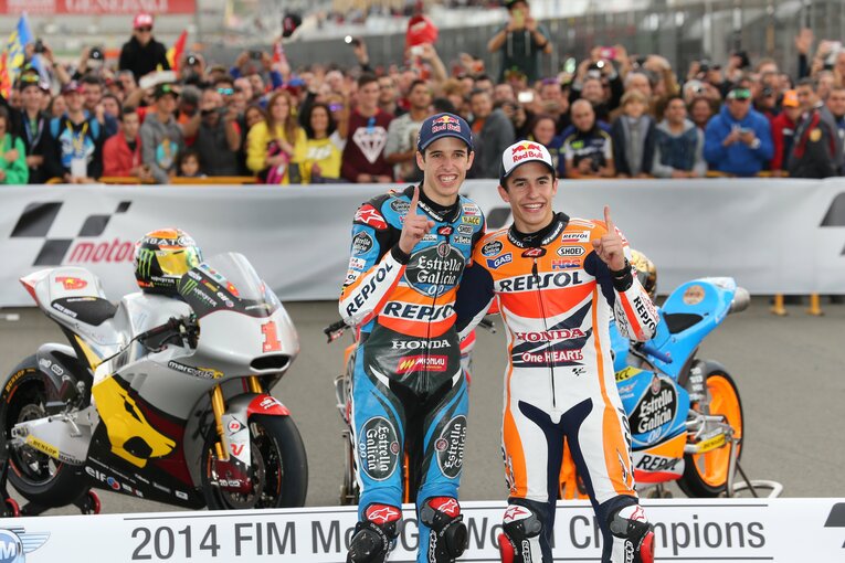 開幕から10連勝など圧倒的な強さを発揮した2014年のマルク・マルケス（右）と、同年Moto3王者になったアレックス・マルケス　©Satoshi Endo