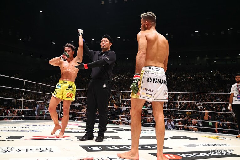 判定は「3-0」。金原の完勝だった　©RIZIN FF