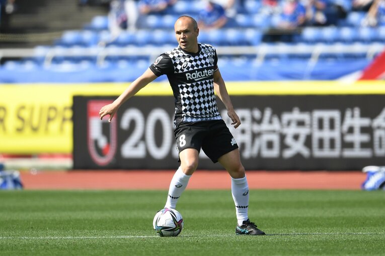 神戸で8番を背負うイニエスタ　©Getty Images