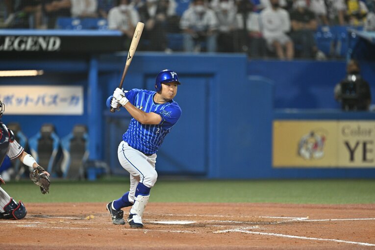 今季ヤクルト戦では打率.333、シーズンを通して38打数7安打で打率.184、8つの犠打を決めた今永　©Hideki Sugiyama