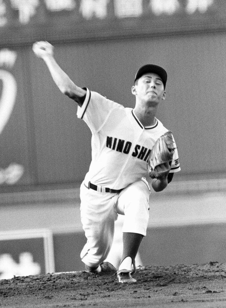 箕島高時代の吉井理人（1983年の甲子園で）　©JIJI PRESS