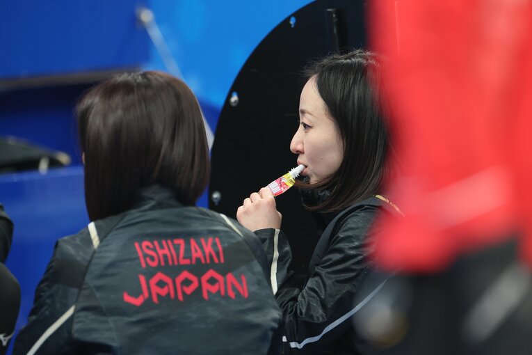 2022年北京五輪、韓国戦の“もぐもぐタイム”　©JMPA