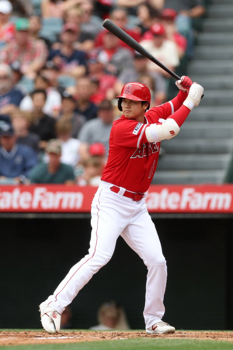 5月28日のマーリンズ戦での大谷翔平。グリップエンドの高さに注目（1枚目／2枚）©Getty Images