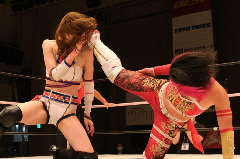 チサコ&岩田美香vs赤井沙希&朱崇花