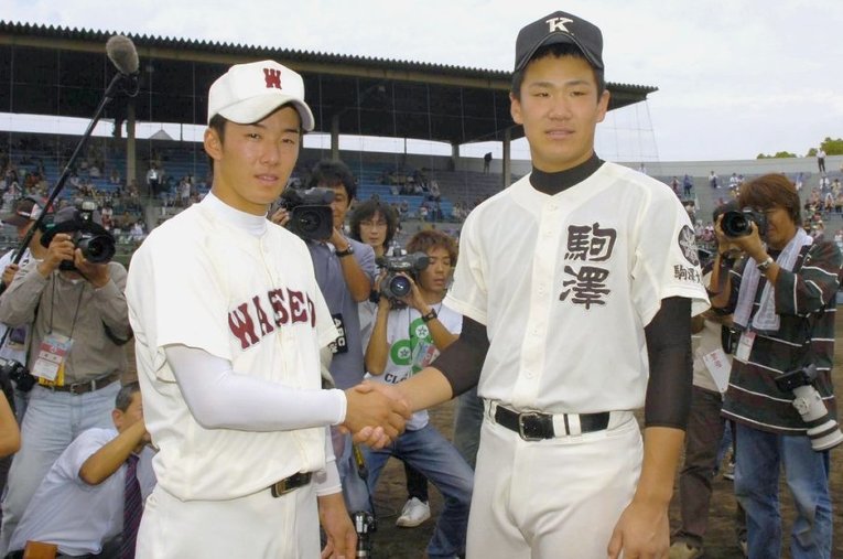 夏の高校野球に続き国体でも決勝で対戦した早実・斎藤佑樹と駒大苫小牧・田中将大 ／ photograph by KYODO