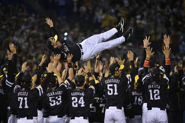 就任初年度の2015年に日本シリーズを制した工藤公康監督　©Sports Graphic Number