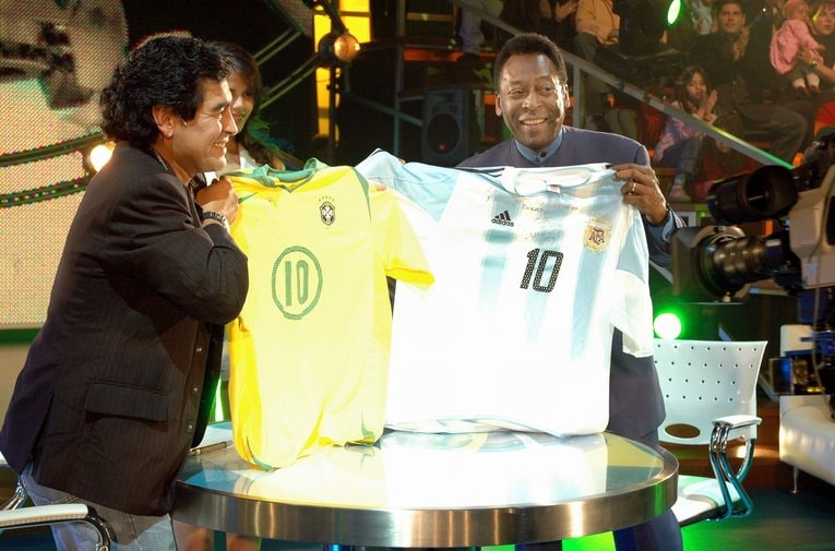 元ブラジル代表ペレやメッシなど、多くのスーパースターたちとの共演で話題を集めた番組にフォンセカも招かれた　©︎AP/AFLO