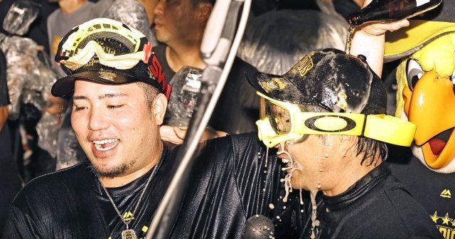 給料安い選手に期待したらかわいそうでしょ」歴史的優勝の