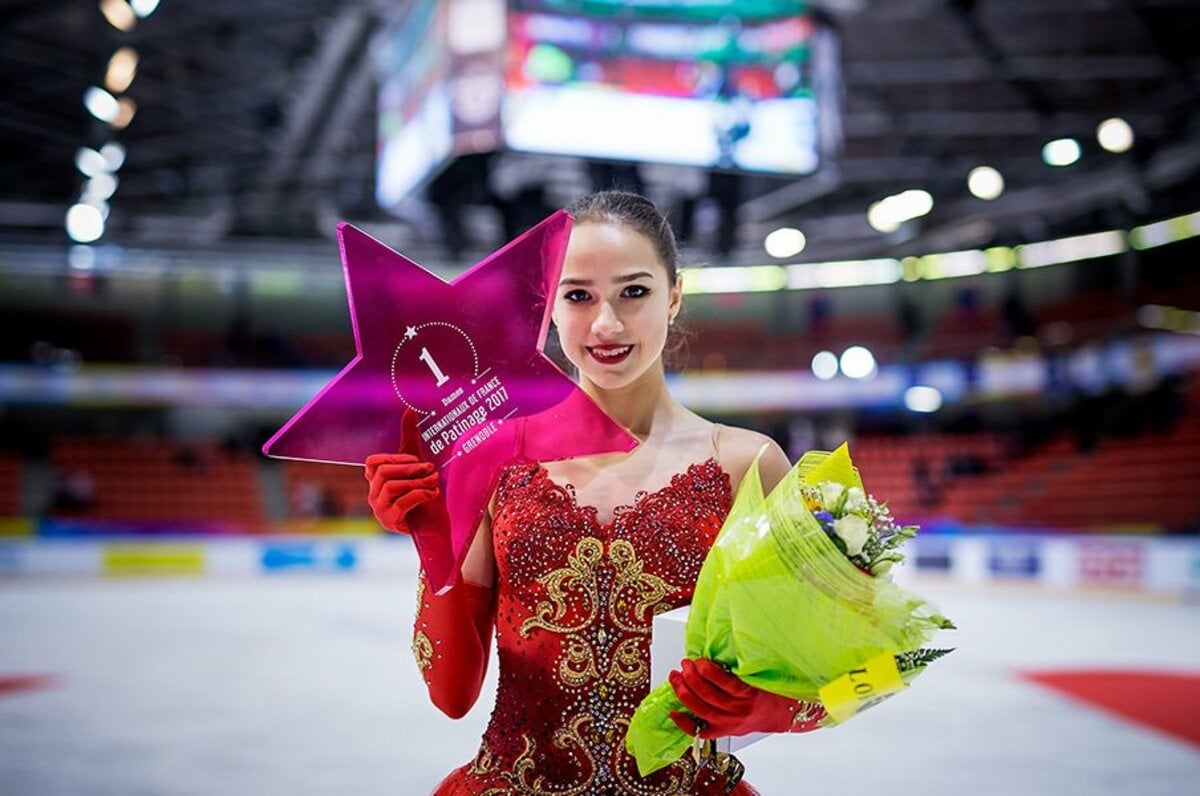 15歳のザギトワがフランス杯制覇 三原4位 白岩6位で日本勢に課題も フィギュアスケート Number Web ナンバー