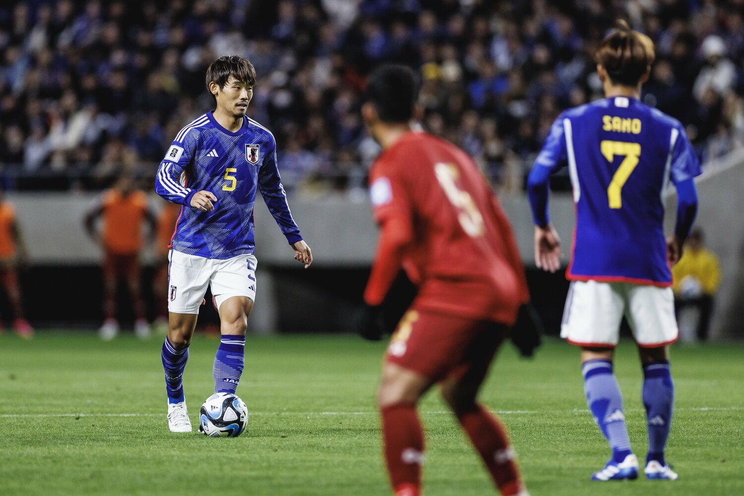 23年11月ミャンマー戦での守田　©Kiichi Matsumoto/JMPA