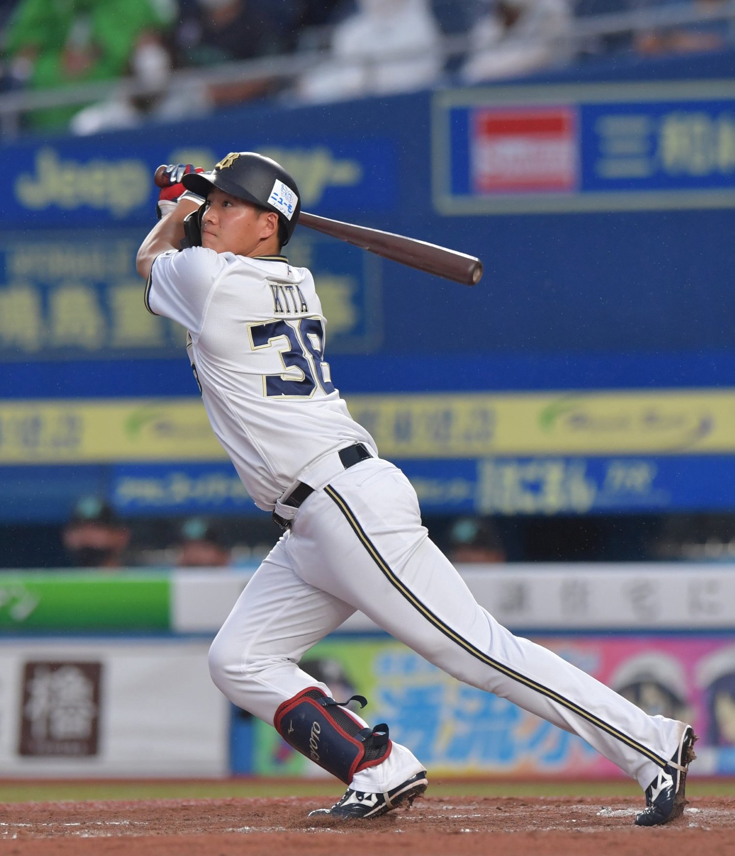 見ていて気持ちの良い豪快なスイング　©KYODO