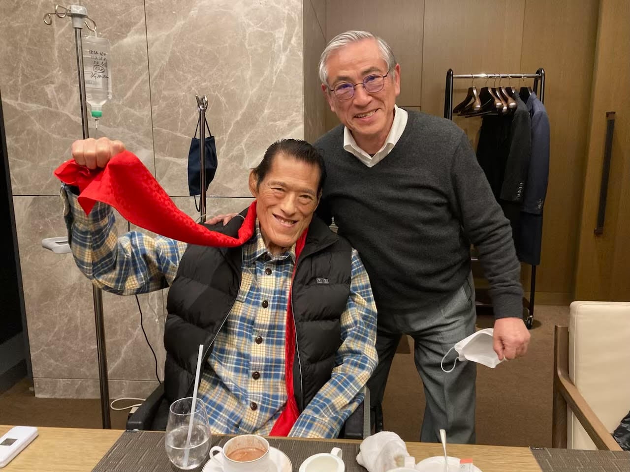 晩年の猪木と弟・啓介氏／猪木啓介氏提供