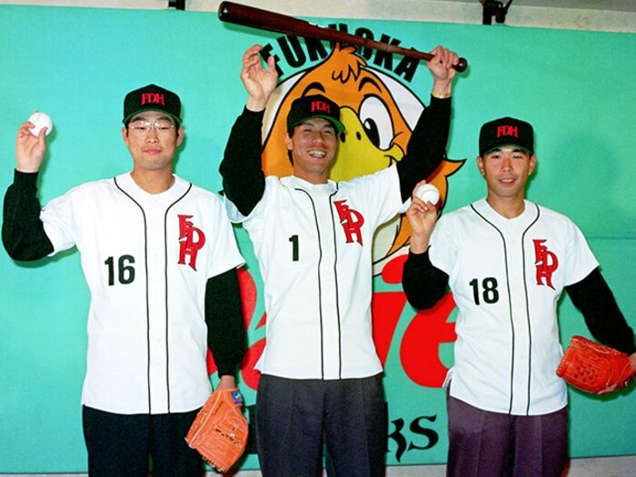 落合博満33歳は“1対4”でロッテ→中日、秋山幸二と糸井嘉男は31歳で電撃移籍「大型トレード」前後の成績比較…覚醒した“意外な選手”も＜Number Web＞ photograph by JIJI PRESS