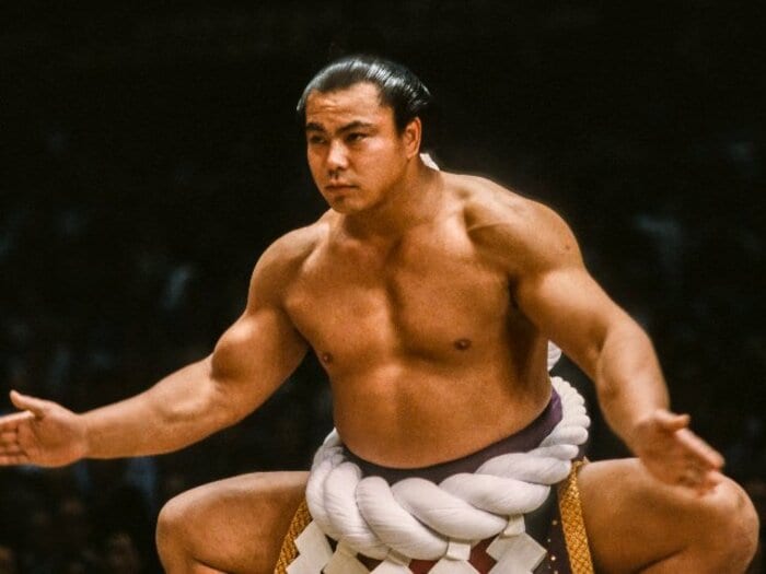 「カッコイイ…なんて名前の力士ですかね？」“伝説の横綱”千代の富士…関係者たちが証言する「筋肉が硬すぎて、手術のメスが入らなかった」＜Number Web＞ photograph by Getty Images
