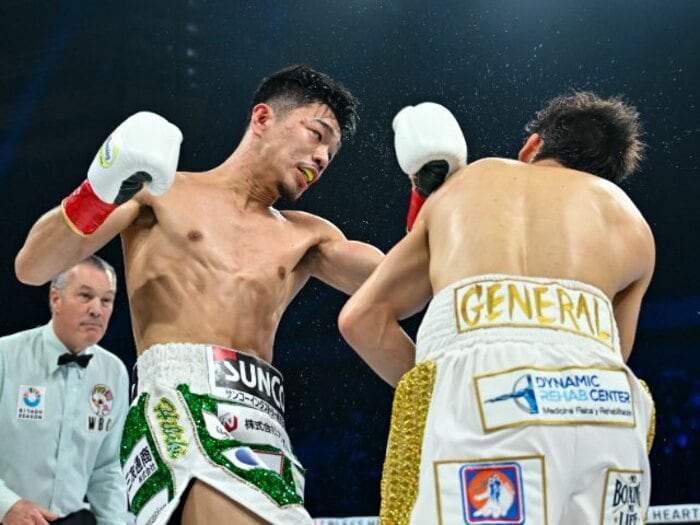 中谷潤人27歳“美しく無慈悲なKO”の全貌「自信満々だった挑戦者が…」無敗クエジャルが味わった“残酷な現実”「完敗という悪夢に呆然としていた」<Number Web> photograph by Hiroaki Yamaguchi