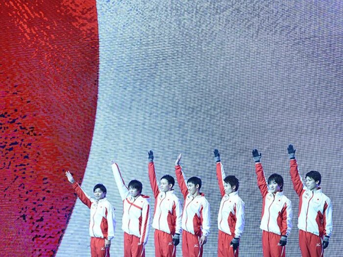 日本、37年ぶりに世界体操で団体金！歴史を作った内村航平と若き選手たち。＜Number Web＞ photograph by Ryu Voelkel