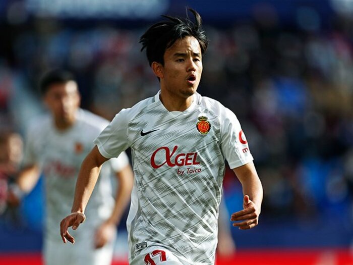 敵地の少年ファンから「KUBO！」と声が飛ぶ人気の中… 久保建英が“万全でなくても”フル出場で頼られた理由〈撮影者の視点〉＜Number Web＞ photograph by Daisuke Nakashima