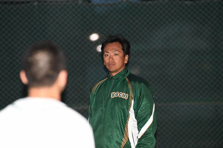 野球部監督、下坂充洋（33歳） ©Kota Inoue 