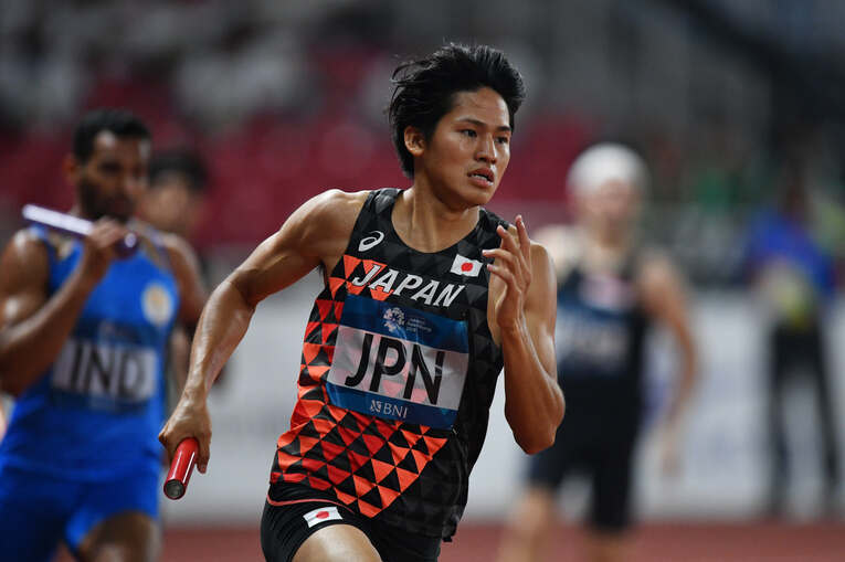 2018年のアジア大会ではマイルリレーの日本代表メンバーとして活躍。東京五輪も視野に入れていたが…　©AFLO