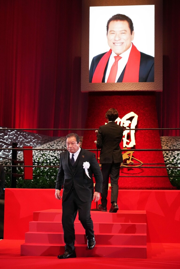 弔辞を終えた藤波辰爾