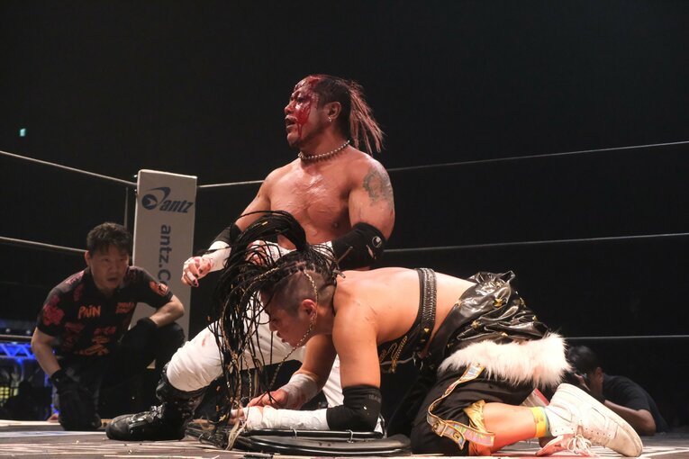 元パティシエが蛍光灯で殴り合い…“デスマッチアマゾネス”山下りなの媚びない魅力「犯罪以外なら何してもいい」 米国で男子相手に王座獲得(12)