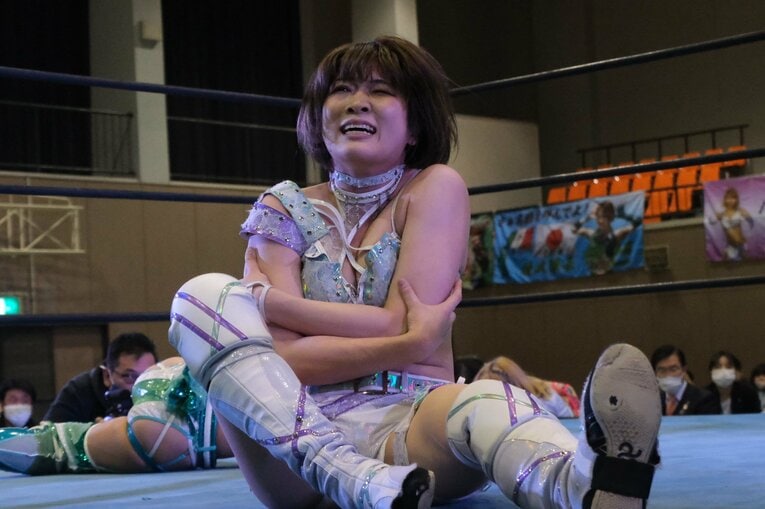 「可憐ですねぇ」人気女子レスラー・安納サオリに観客もウットリ…初の凱旋大会に滋賀が沸いた日「“絶対不屈彼女”は泣かないんです」(95)