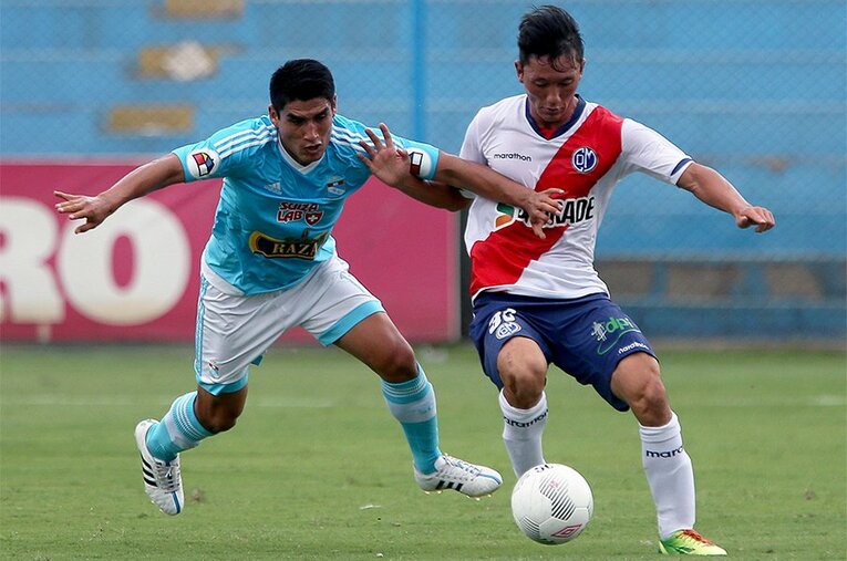 ペルー、ムニシパル在籍時代の澤。ペルーはロシアW杯最後の1枠に滑り込み、36年ぶりの出場を果たした。 ／ photograph by Getty Images