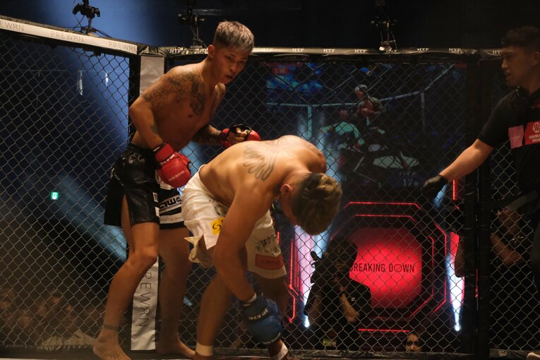 打ち合いの中でハイメを圧倒していく　©Norihiro Hashimoto